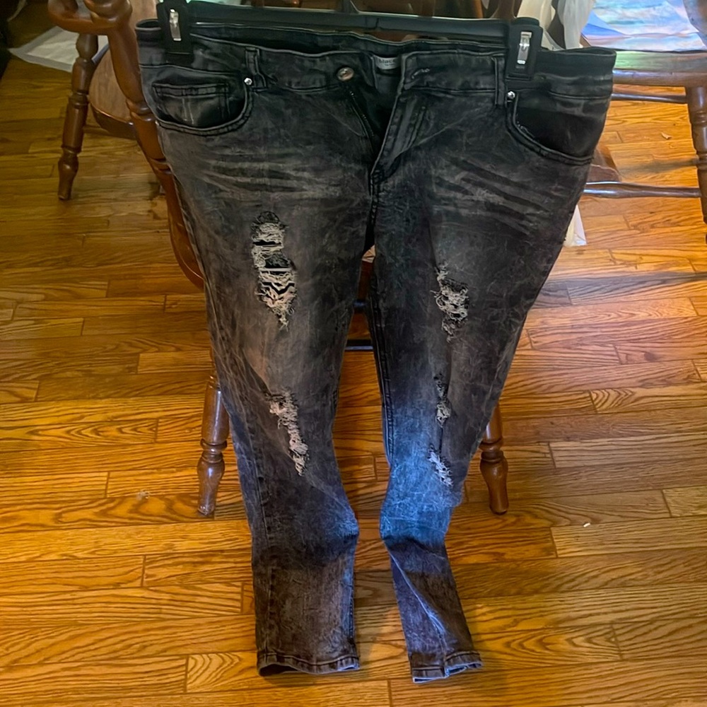 Black ripped skinny jeans for juniors